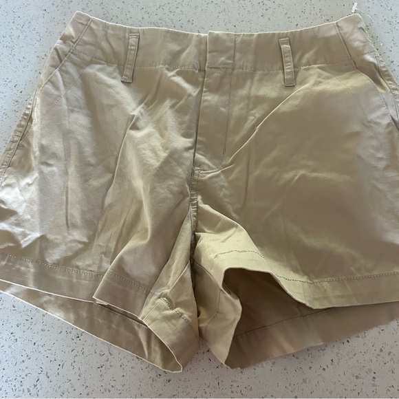 A New Day Tan Bermuda Shorts Flat Front Cotton Blend size 4 NWOT - Picture 1 of 3
